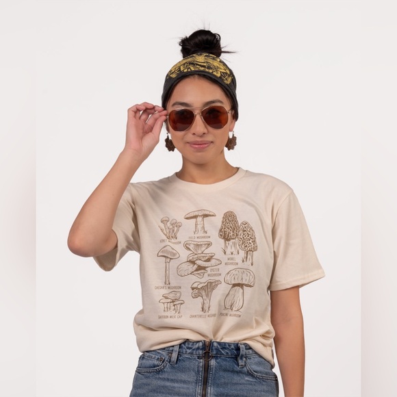 SOUL FLOWER mushroom tee - Picture 1 of 5